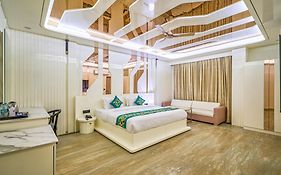 Treebo Premium Royal Gold Palace